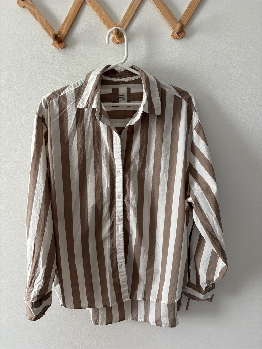 Aerie Good Day button down shirt Striped Beige & White xxs